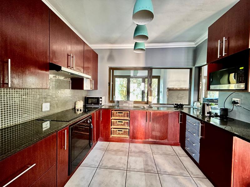 To Let 4 Bedroom Property for Rent in Xanadu North West